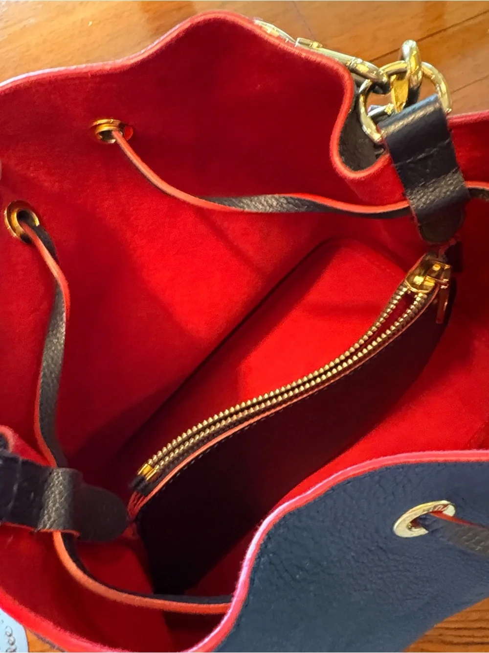 Louis Vuitton  Neo Noe Empreinte Drawstring Bucket Bag.